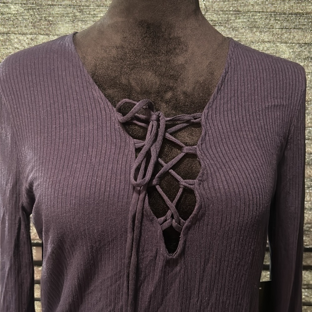 Trouve Women’s Navy Blue LS V-neck Ribbed Lace Front Bodysuit Size Medium NWT - Picture 5 of 9